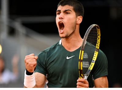 现出乐观的 现出乐观的