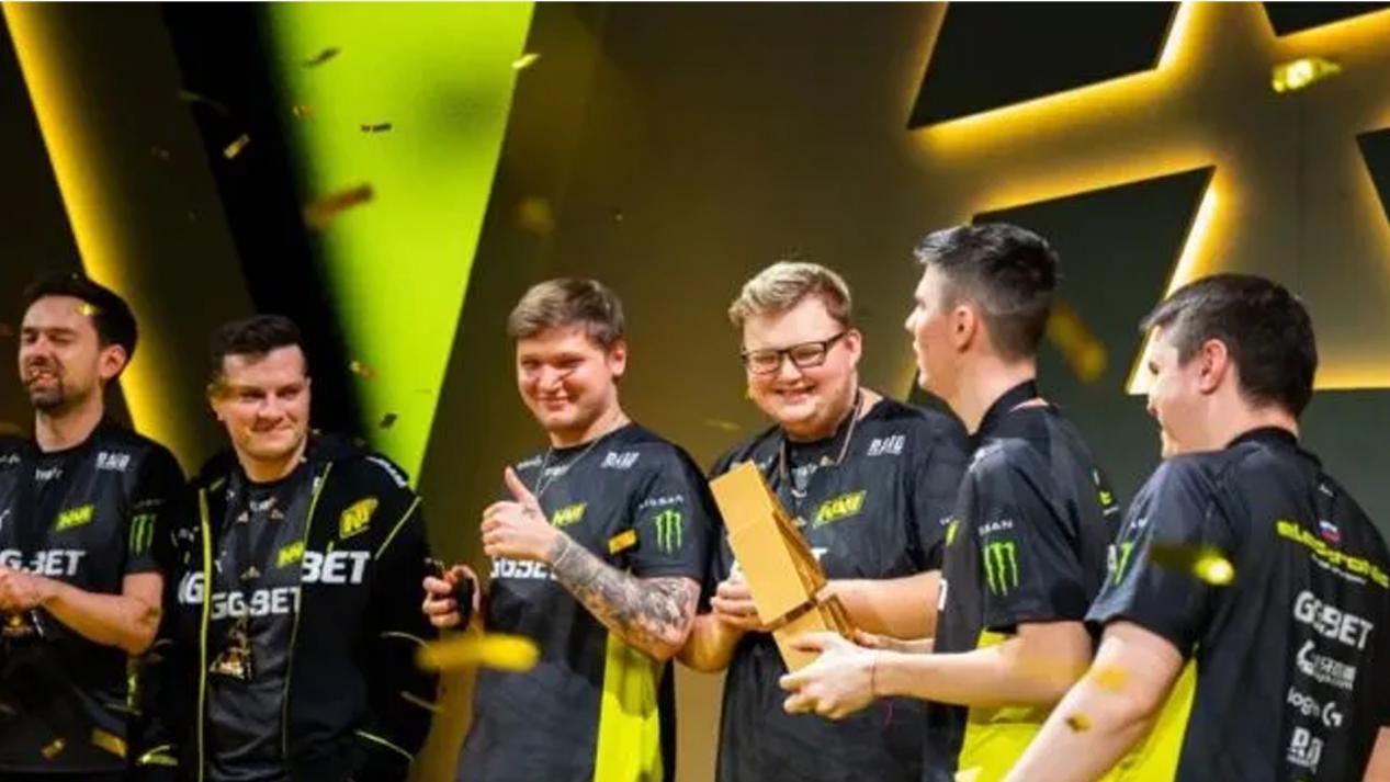 来自世界各 来自世界各