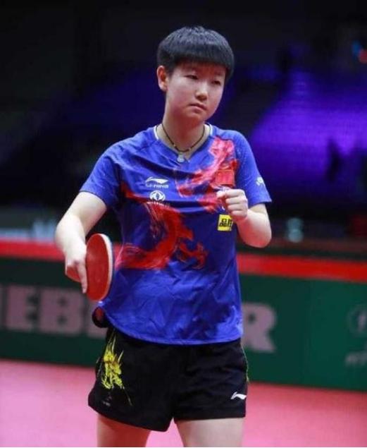 站在旁边开 站在旁边开