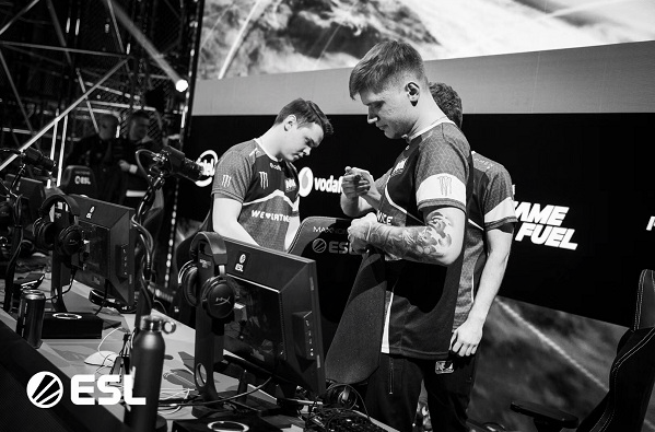 年轻足球人 年轻足球人